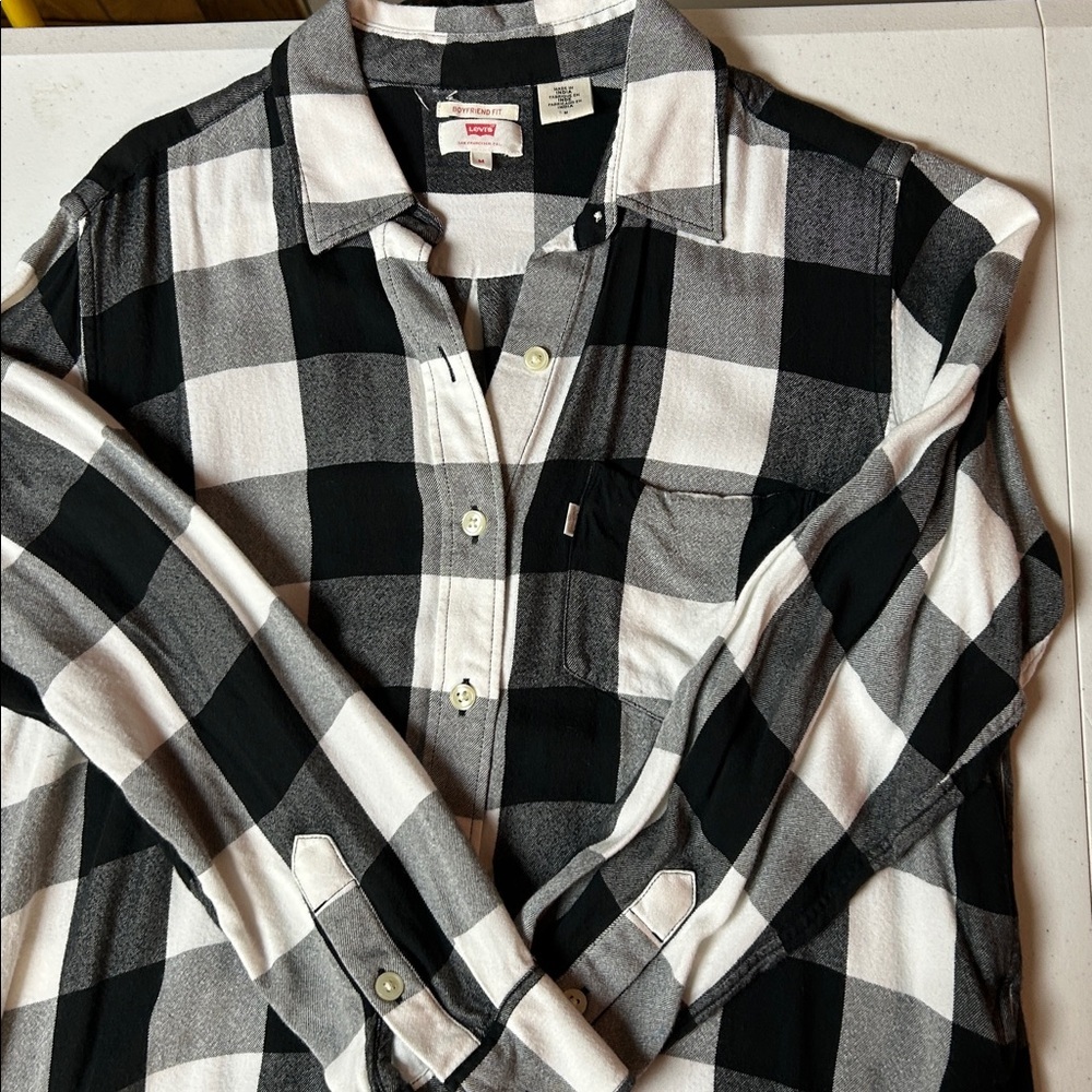Levi's Black White Gray Plaid Button-Down Shirt